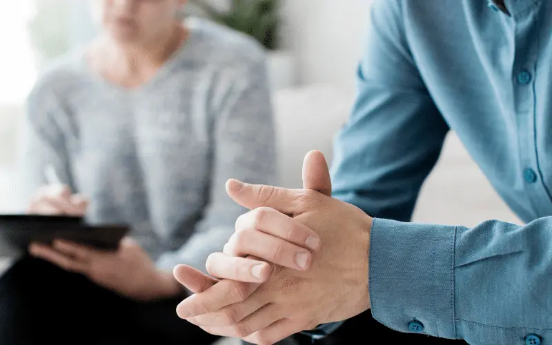 recibiendo-tratamiento-psicologo-1